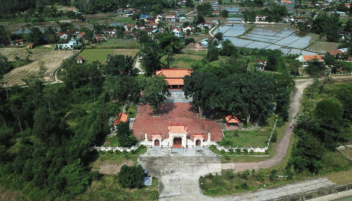 ĐỀN THỜ SONG THÂN TÂY SƠN TAM KIỆT TRUNG